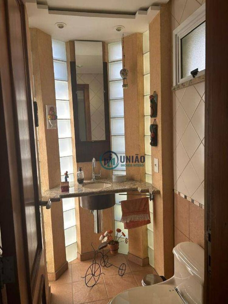 Casa de Condomínio à venda com 3 quartos, 250m² - Foto 1