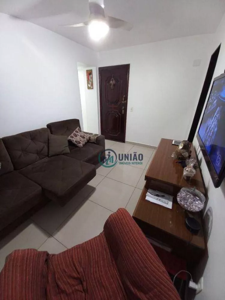 Apartamento à venda com 2 quartos, 67m² - Foto 3