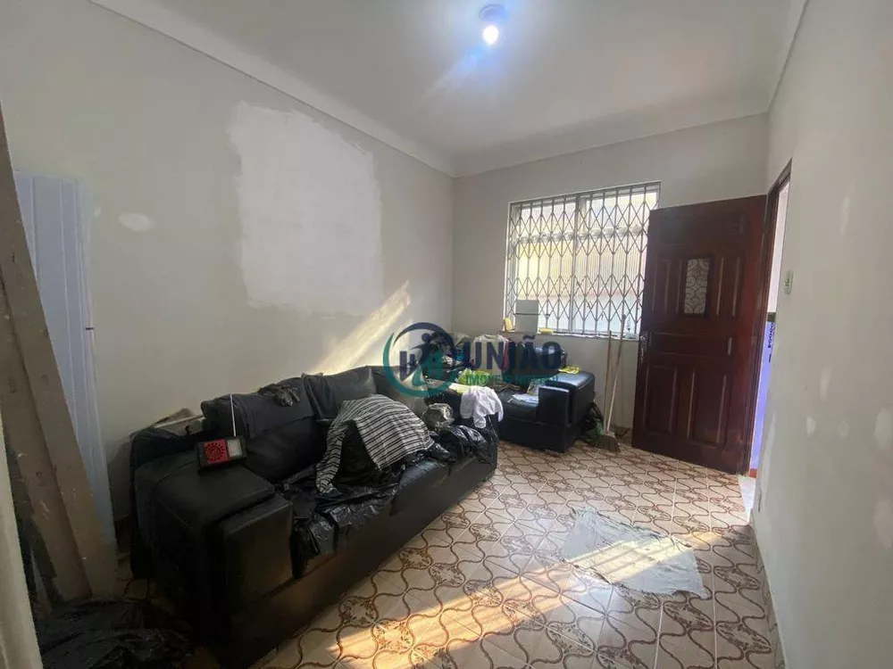 Casa à venda com 2 quartos, 100m² - Foto 4