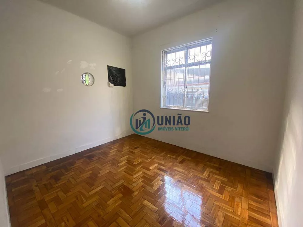 Casa à venda com 2 quartos, 100m² - Foto 1