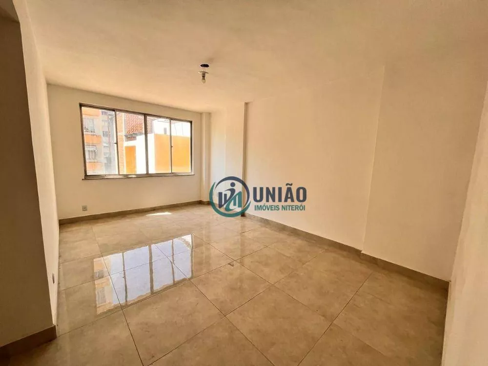 Apartamento à venda com 2 quartos, 74m² - Foto 2