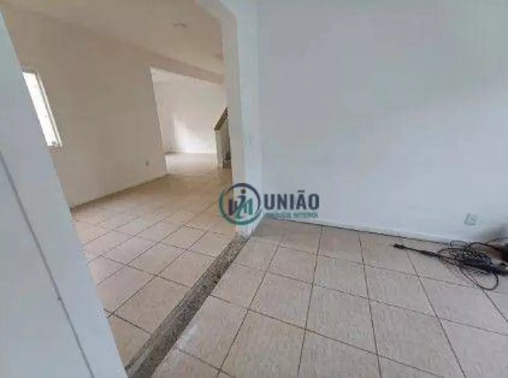 Casa à venda com 3 quartos, 110m² - Foto 2