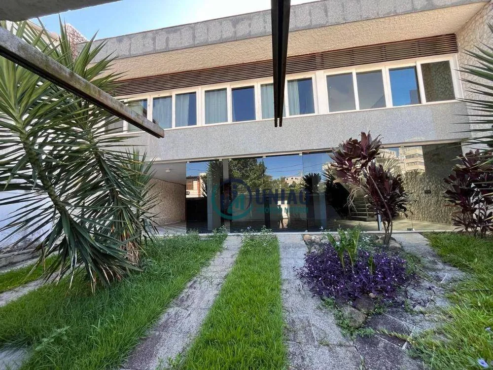 Casa à venda com 5 quartos, 470m² - Foto 1