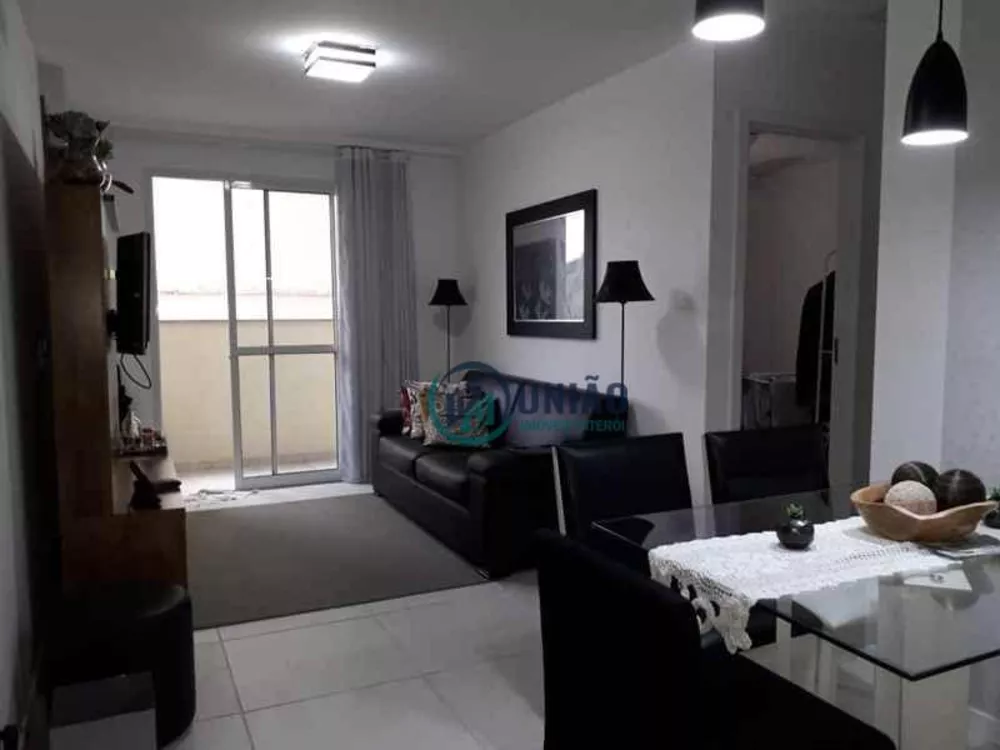 Apartamento à venda com 2 quartos, 66m² - Foto 2