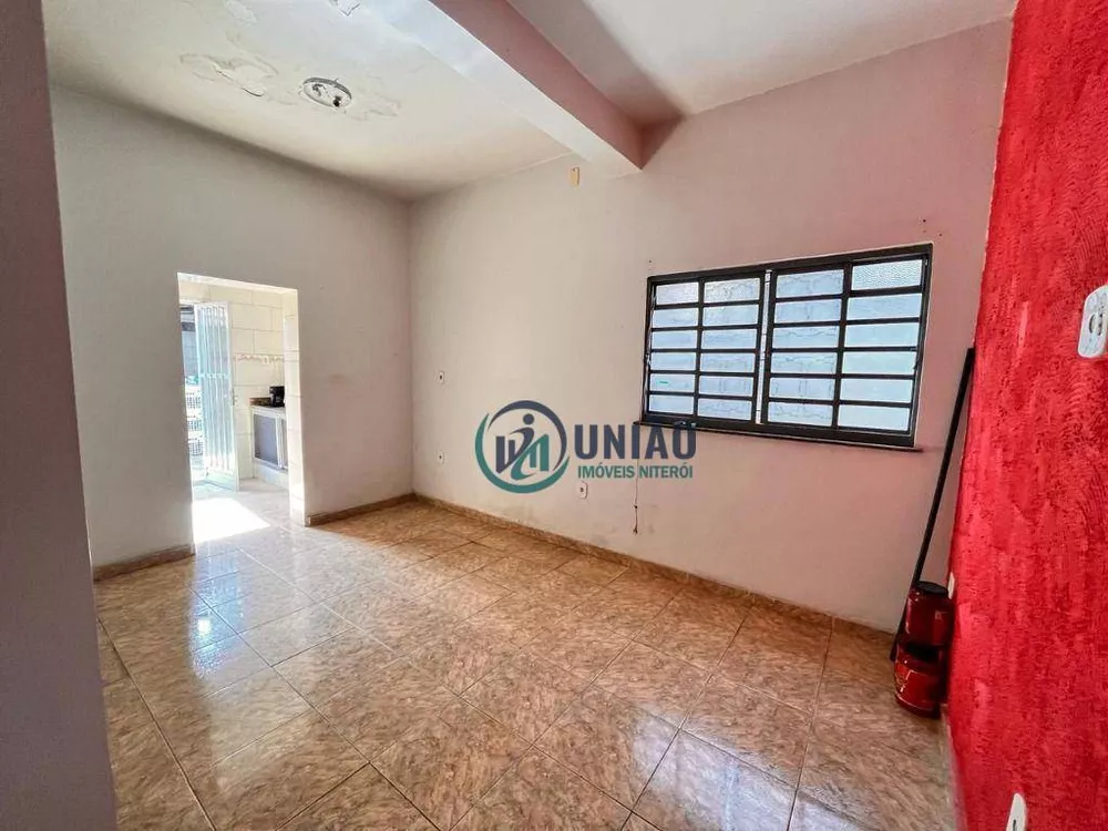 Casa à venda com 2 quartos, 180m² - Foto 4