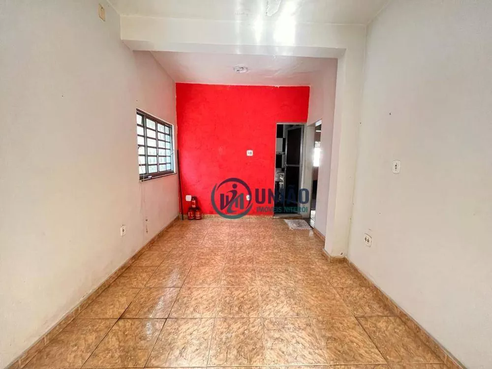 Casa à venda com 2 quartos, 180m² - Foto 3