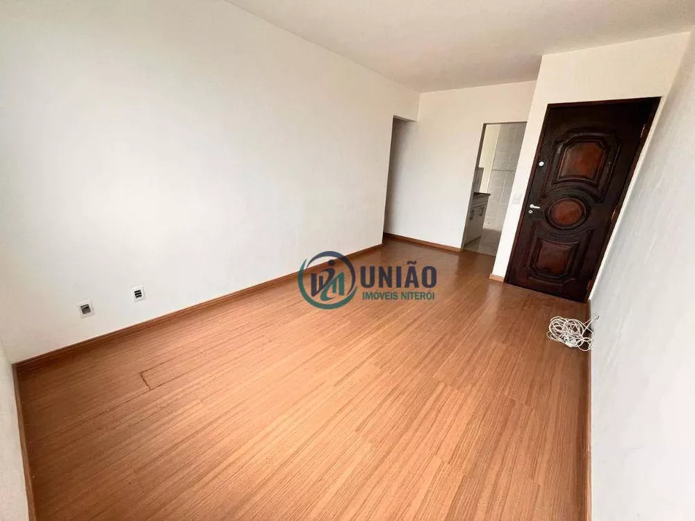 Apartamento à venda com 2 quartos, 62m² - Foto 3