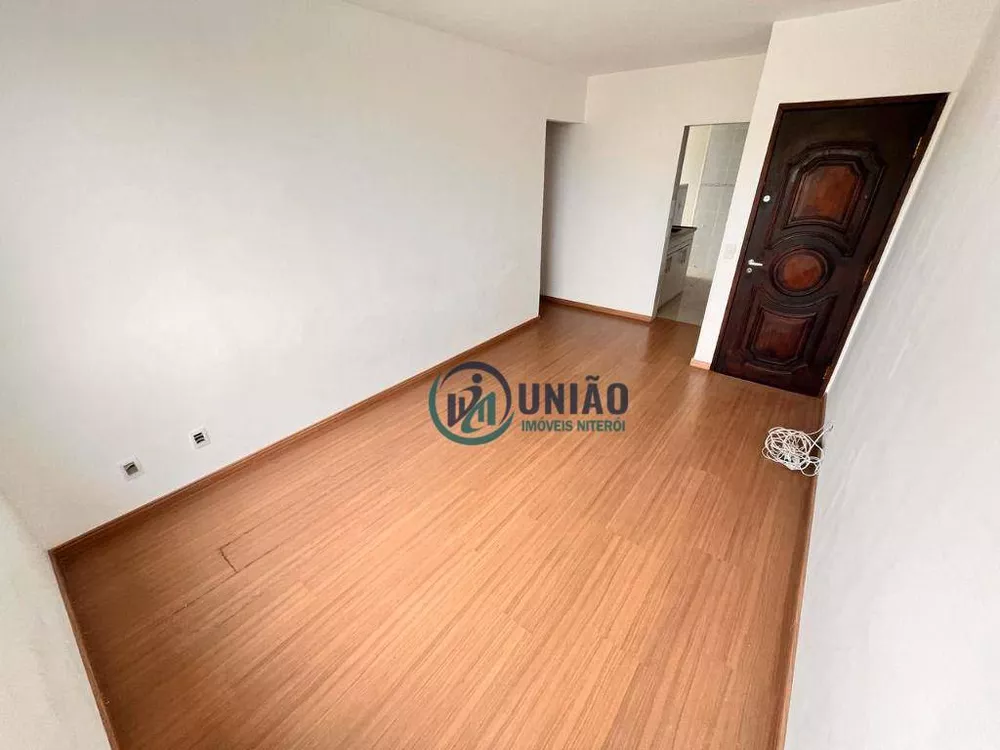 Apartamento à venda com 2 quartos, 62m² - Foto 2