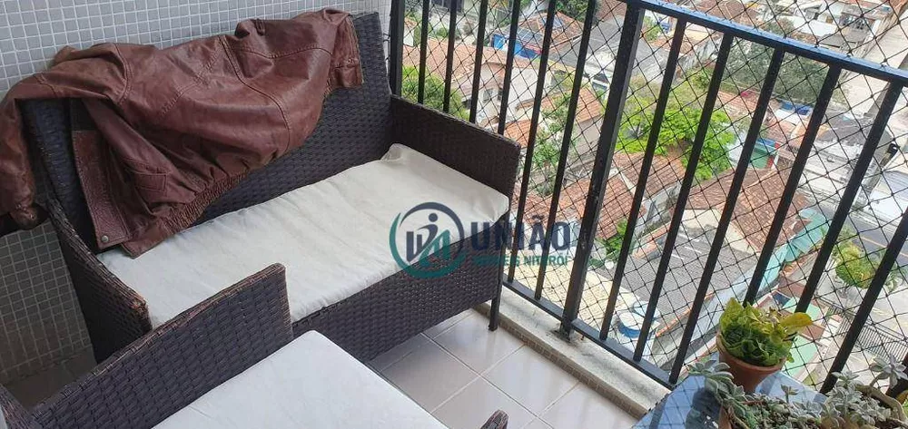 Apartamento à venda com 3 quartos, 90m² - Foto 2