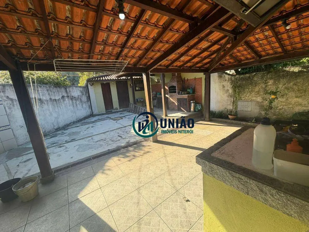 Casa, 3 quartos, 240 m² - Foto 9