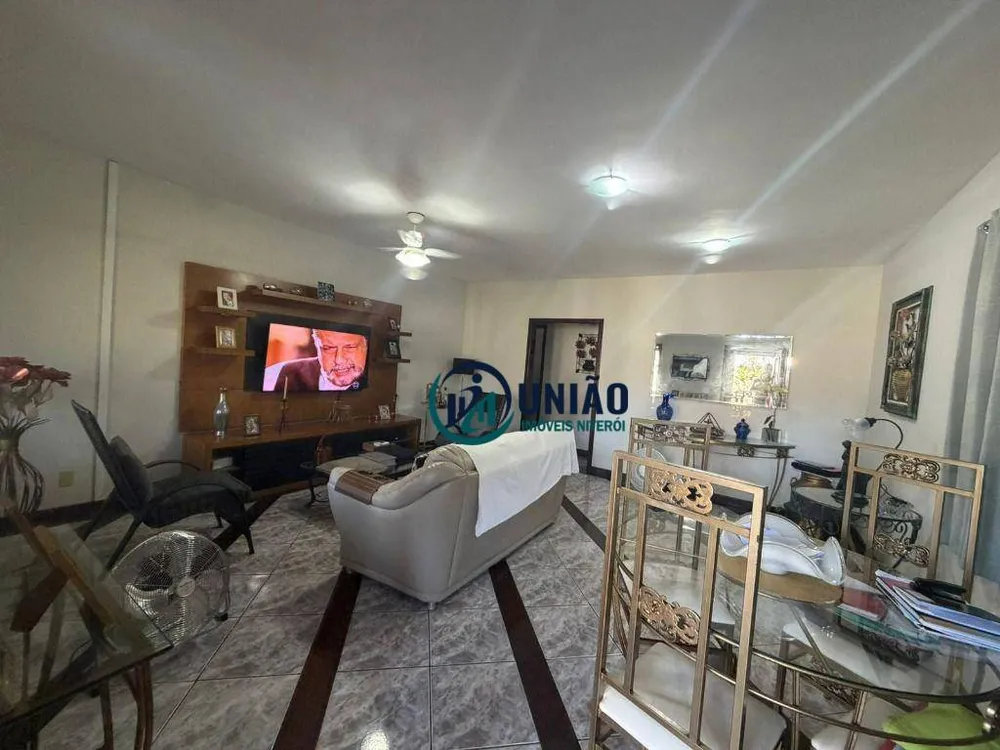 Casa, 3 quartos, 240 m² - Foto 1