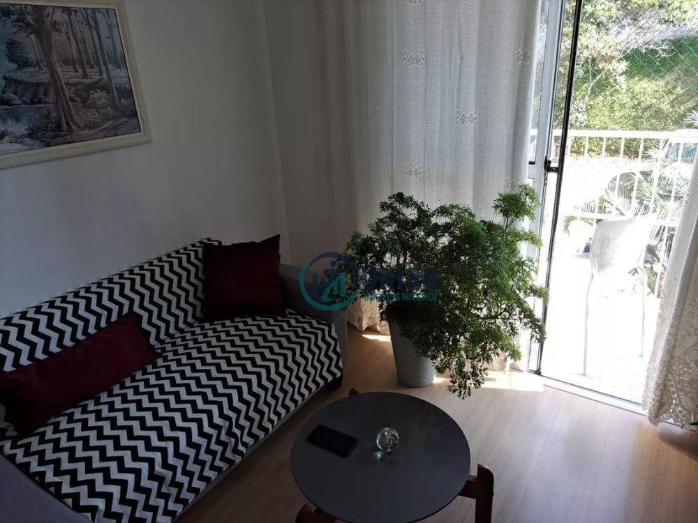 Apartamento à venda com 2 quartos, 67m² - Foto 4