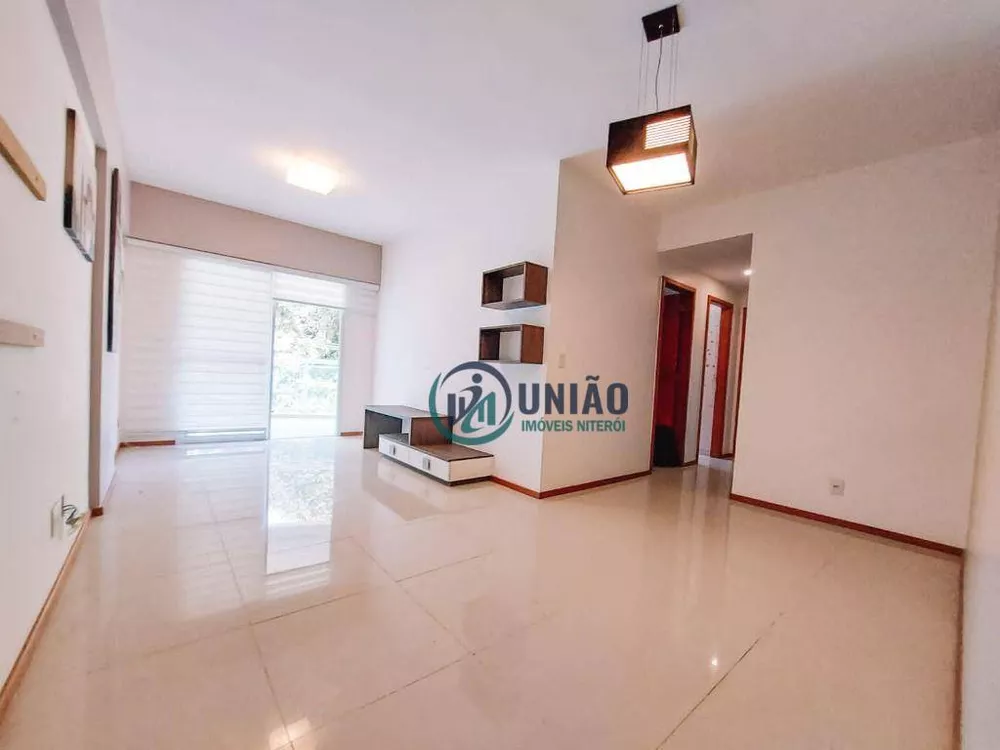 Apartamento à venda com 3 quartos, 110m² - Foto 1