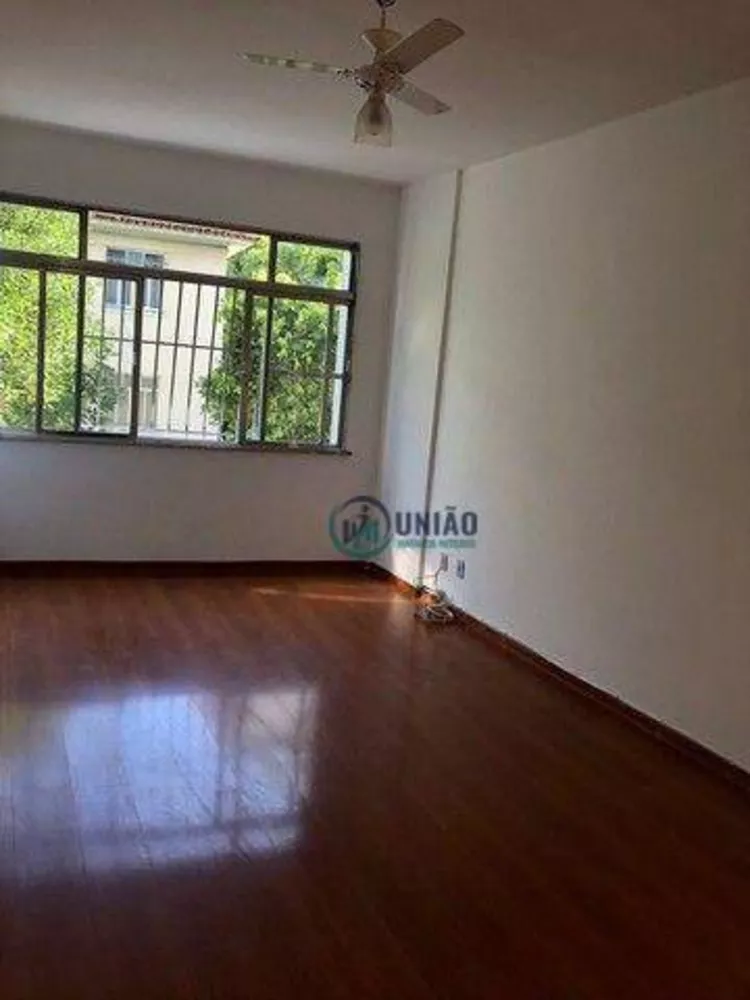 Apartamento à venda com 3 quartos, 100m² - Foto 1