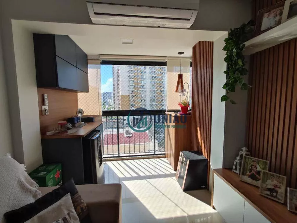 Apartamento à venda com 3 quartos, 83m² - Foto 2