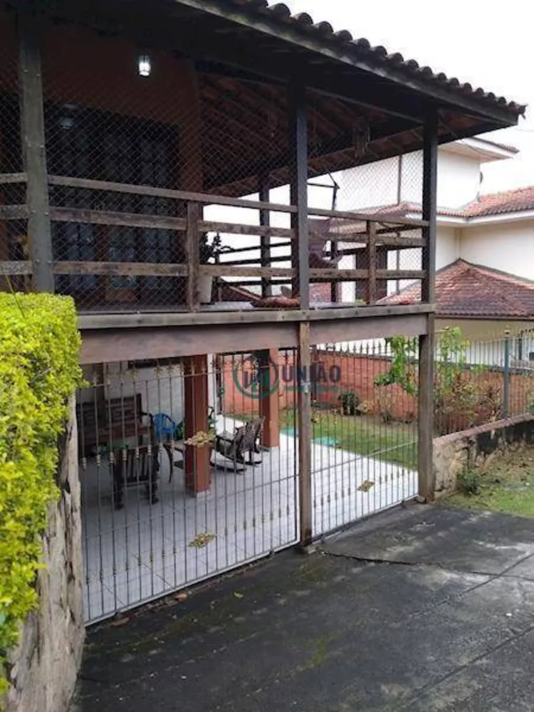 Casa de Condomínio à venda com 5 quartos, 260m² - Foto 3