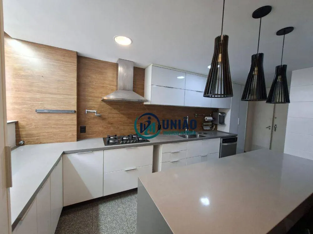Cobertura, 3 quartos, 212 m² - Foto 1