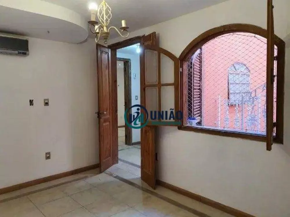 Casa, 4 quartos, 240 m² - Foto 13