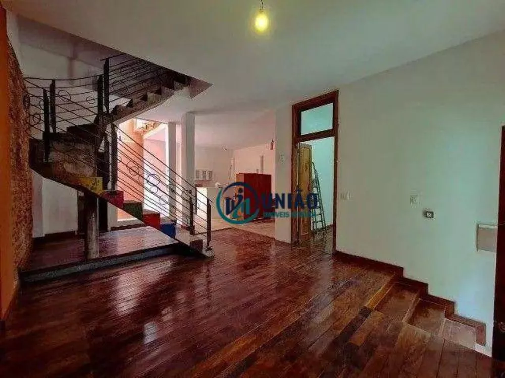 Casa, 4 quartos, 240 m² - Foto 2