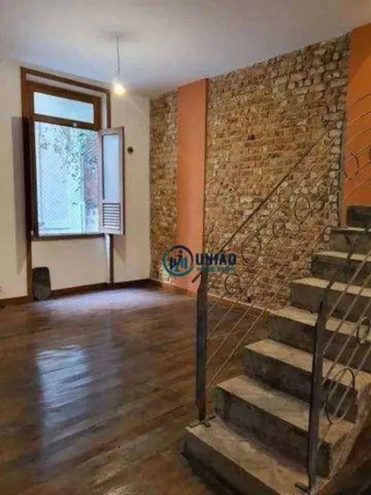 Casa, 4 quartos, 240 m² - Foto 4