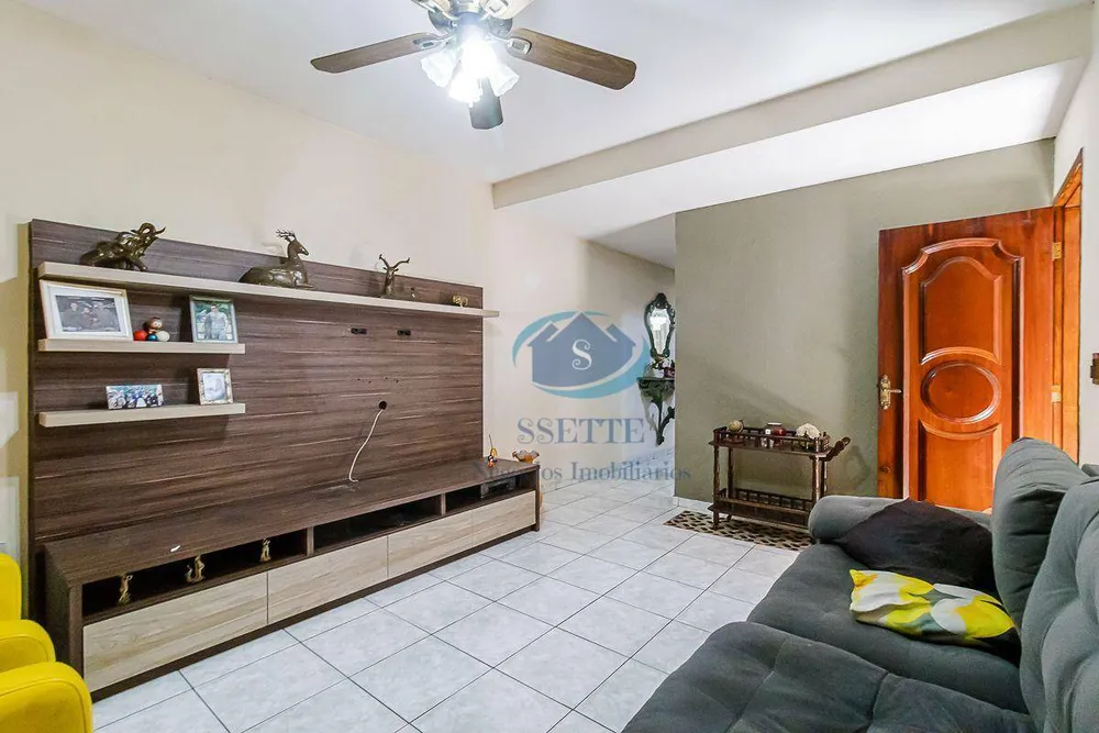 Casa, 3 quartos, 200 m² - Foto 1