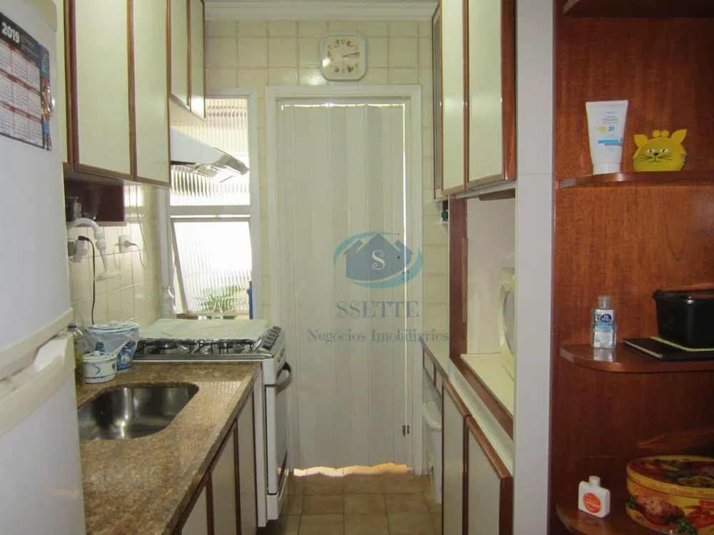 Apartamento à venda com 2 quartos, 75m² - Foto 13