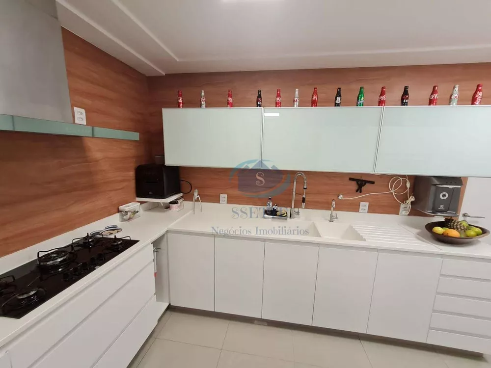 Apartamento à venda com 3 quartos, 141m² - Foto 3