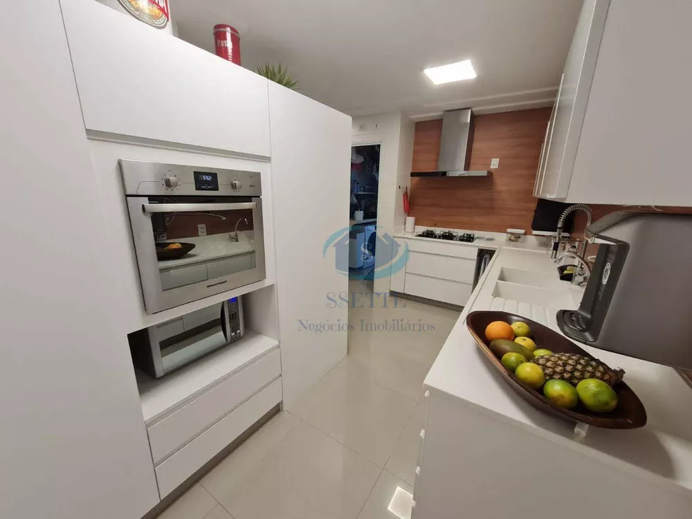 Apartamento à venda com 3 quartos, 141m² - Foto 2