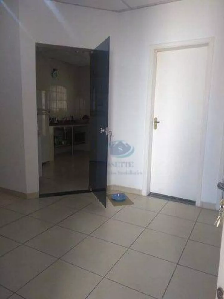 Casa à venda com 3 quartos, 200m² - Foto 4