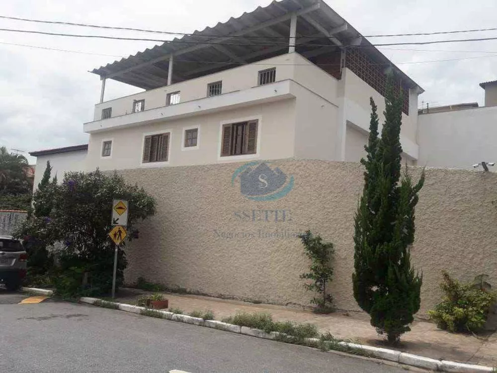 Casa à venda com 4 quartos, 269M2 - Foto 1