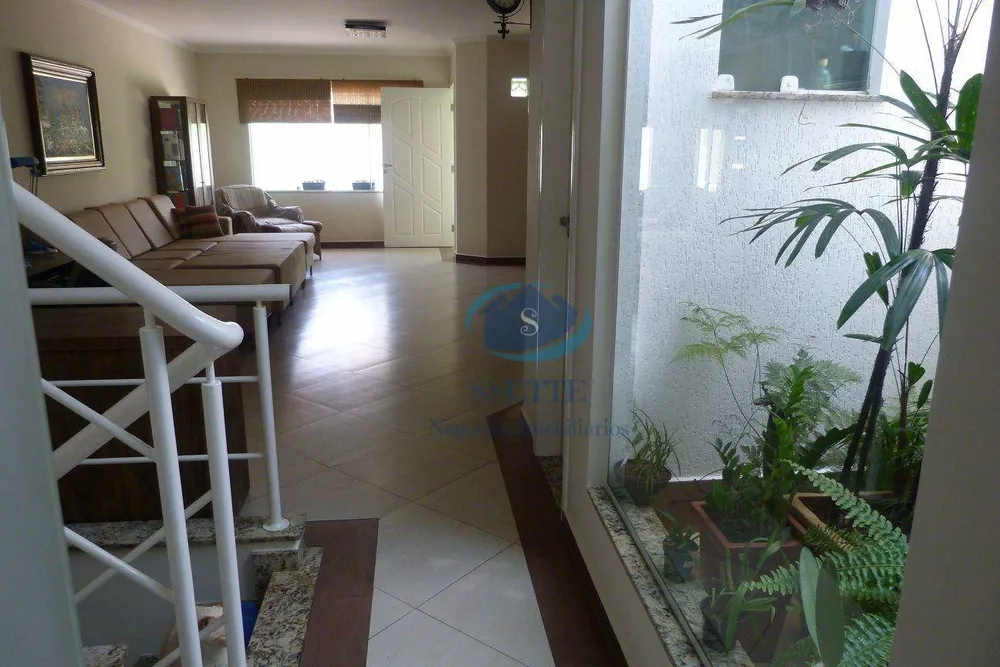 Sobrado, 3 quartos, 300 m² - Foto 1