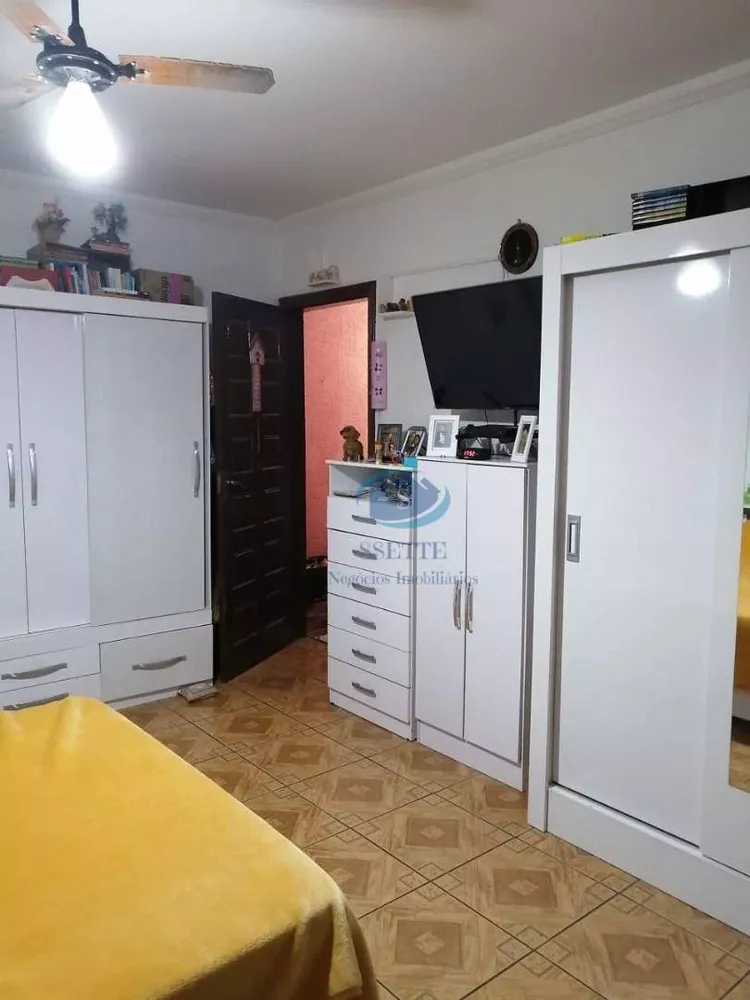 Sobrado à venda com 4 quartos, 200m² - Foto 4