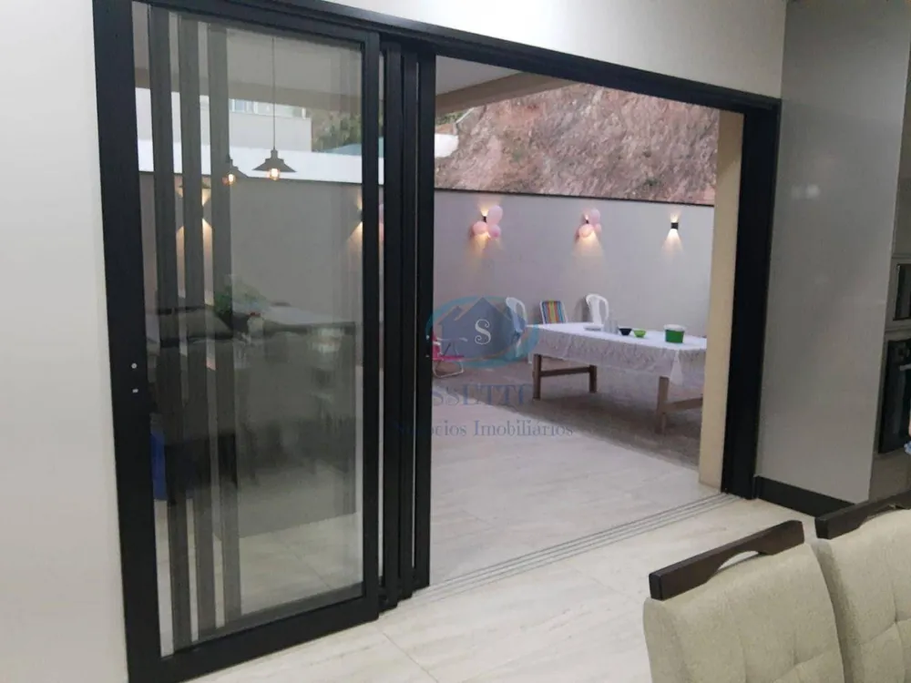 Sobrado, 3 quartos, 198 m² - Foto 1