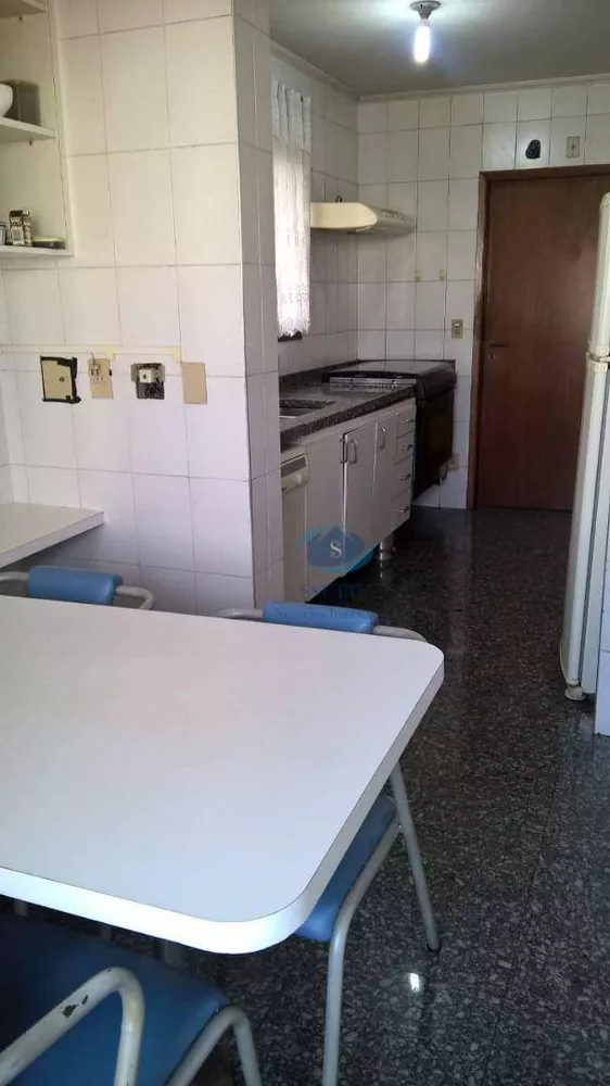 Apartamento à venda com 3 quartos, 170m² - Foto 6