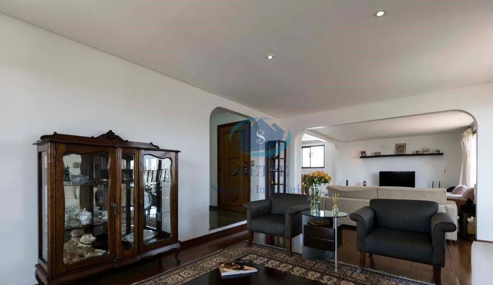 Apartamento, 3 quartos, 221 m² - Foto 1