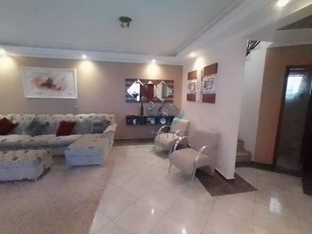 Sobrado à venda com 4 quartos, 192m² - Foto 1