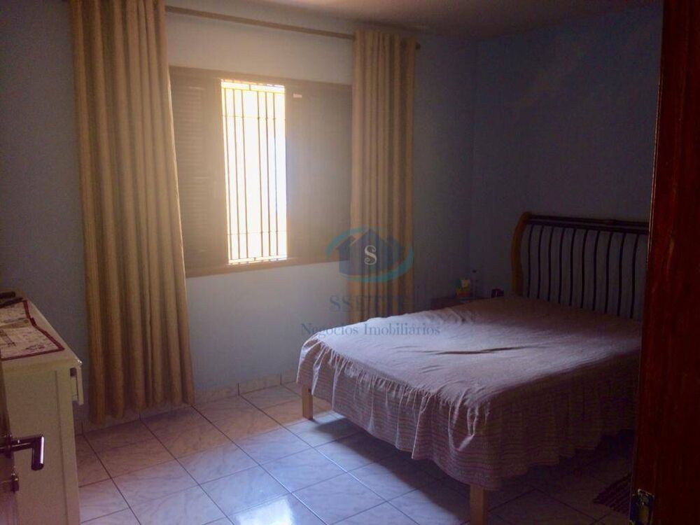 Casa, 4 quartos, 320 m² - Foto 2