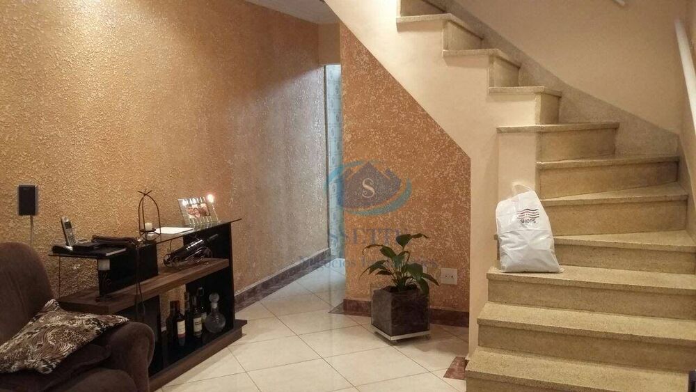 Sobrado à venda com 3 quartos, 297m² - Foto 1