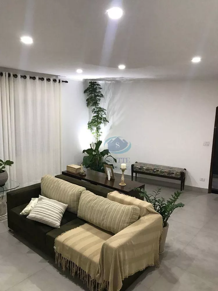 Sobrado à venda com 3 quartos, 128m² - Foto 1