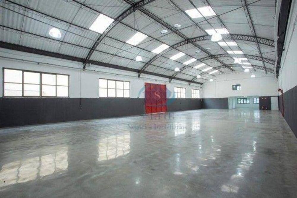 Depósito-Galpão-Armazém para alugar, 900m² - Foto 1