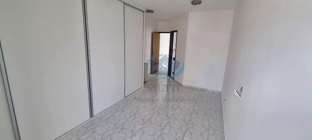 Sobrado à venda com 3 quartos, 200m² - Foto 4