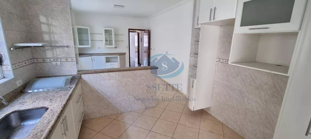 Sobrado à venda com 3 quartos, 200m² - Foto 2