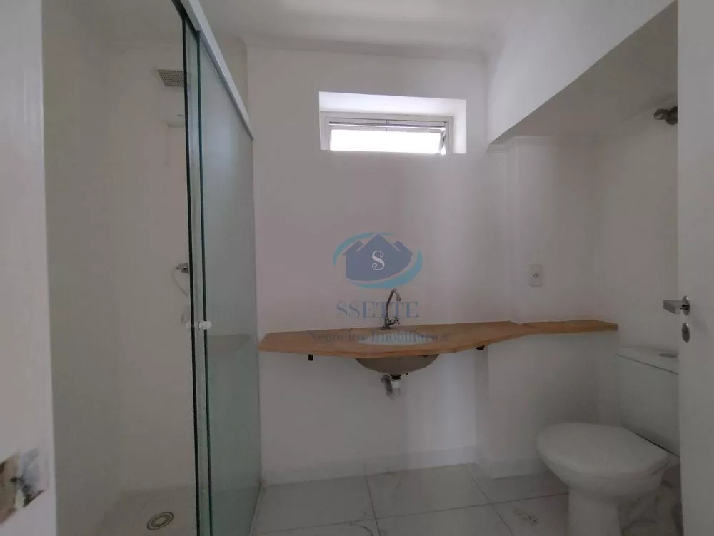 Apartamento para alugar com 3 quartos, 157m² - Foto 2