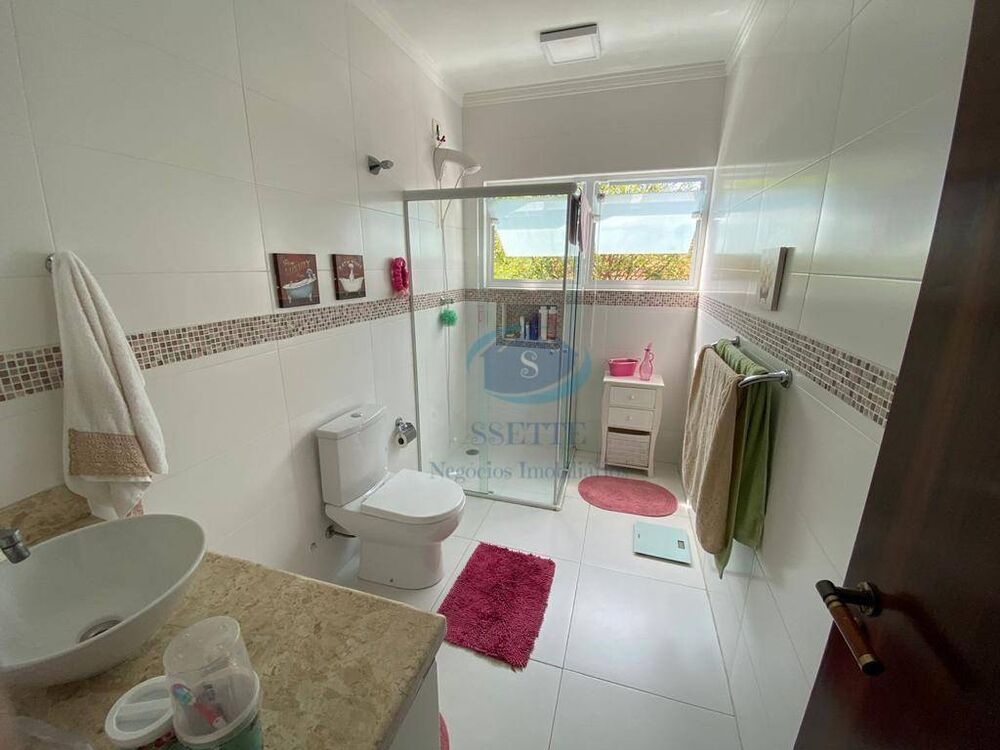 Casa, 4 quartos, 238 m² - Foto 4