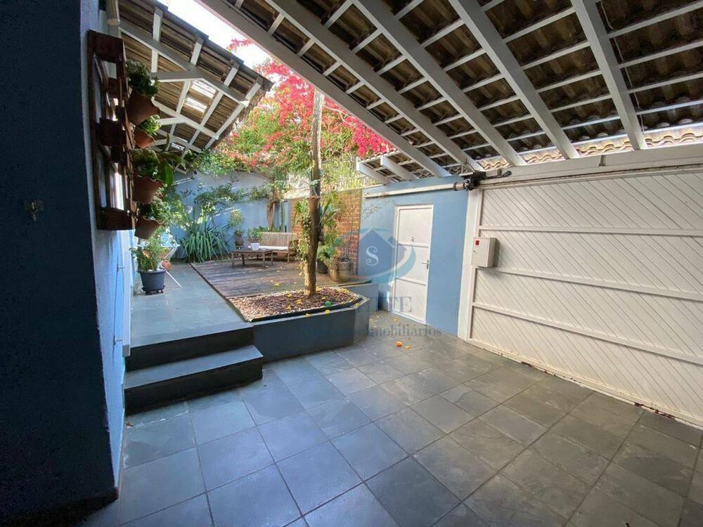 Casa, 4 quartos, 238 m² - Foto 2