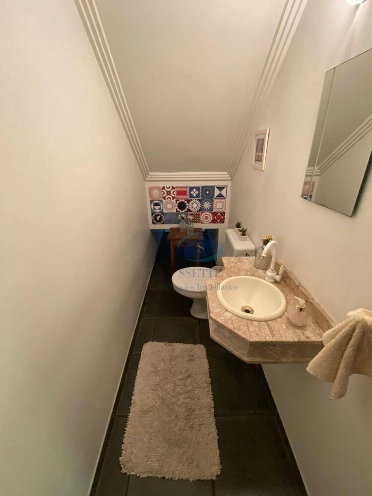 Casa, 4 quartos, 238 m² - Foto 1