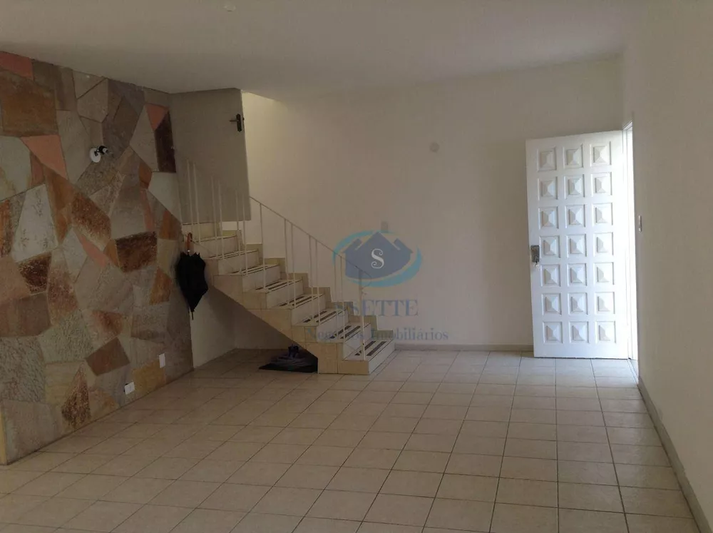 Sobrado para alugar com 3 quartos, 150m² - Foto 1