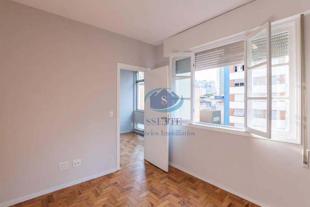 Apartamento à venda com 2 quartos, 67m² - Foto 2