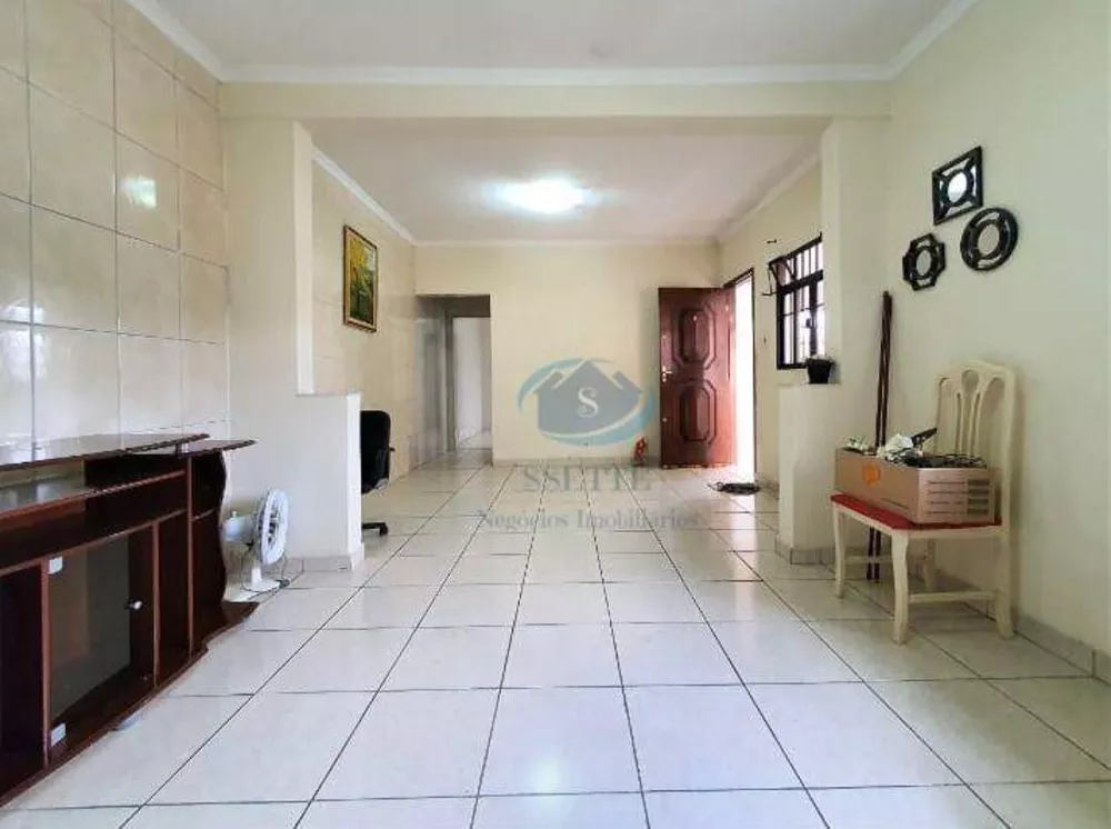 Casa à venda com 2 quartos, 150m² - Foto 2