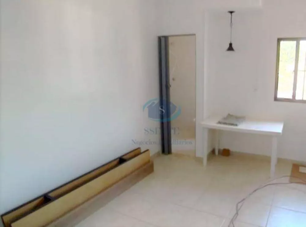 Casa à venda com 2 quartos, 150m² - Foto 4